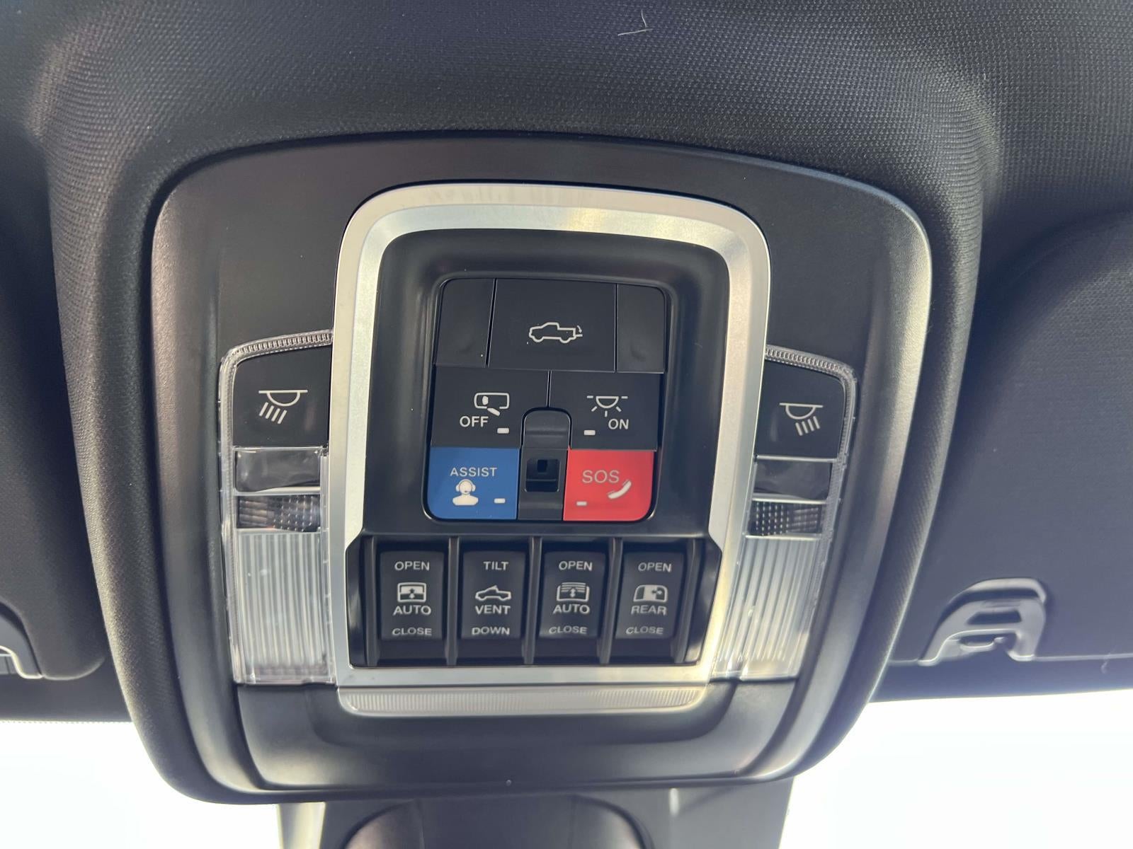 2024 RAM 1500 Laramie Crew Cab 4x4 57' Box