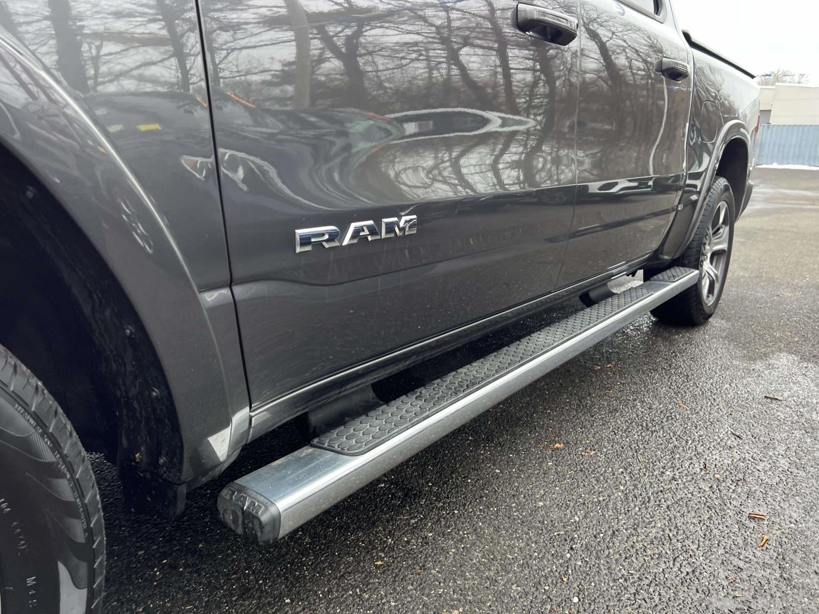 2019 RAM 1500 Laramie Crew Cab 4x4 57' Box