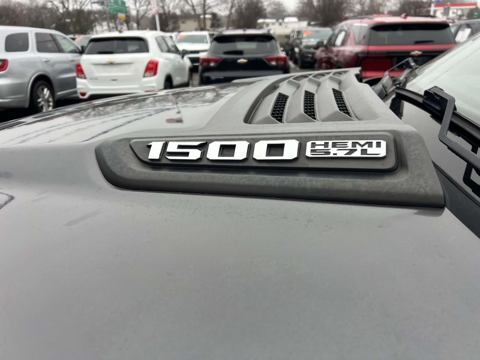 2019 RAM 1500 Laramie Crew Cab 4x4 57' Box