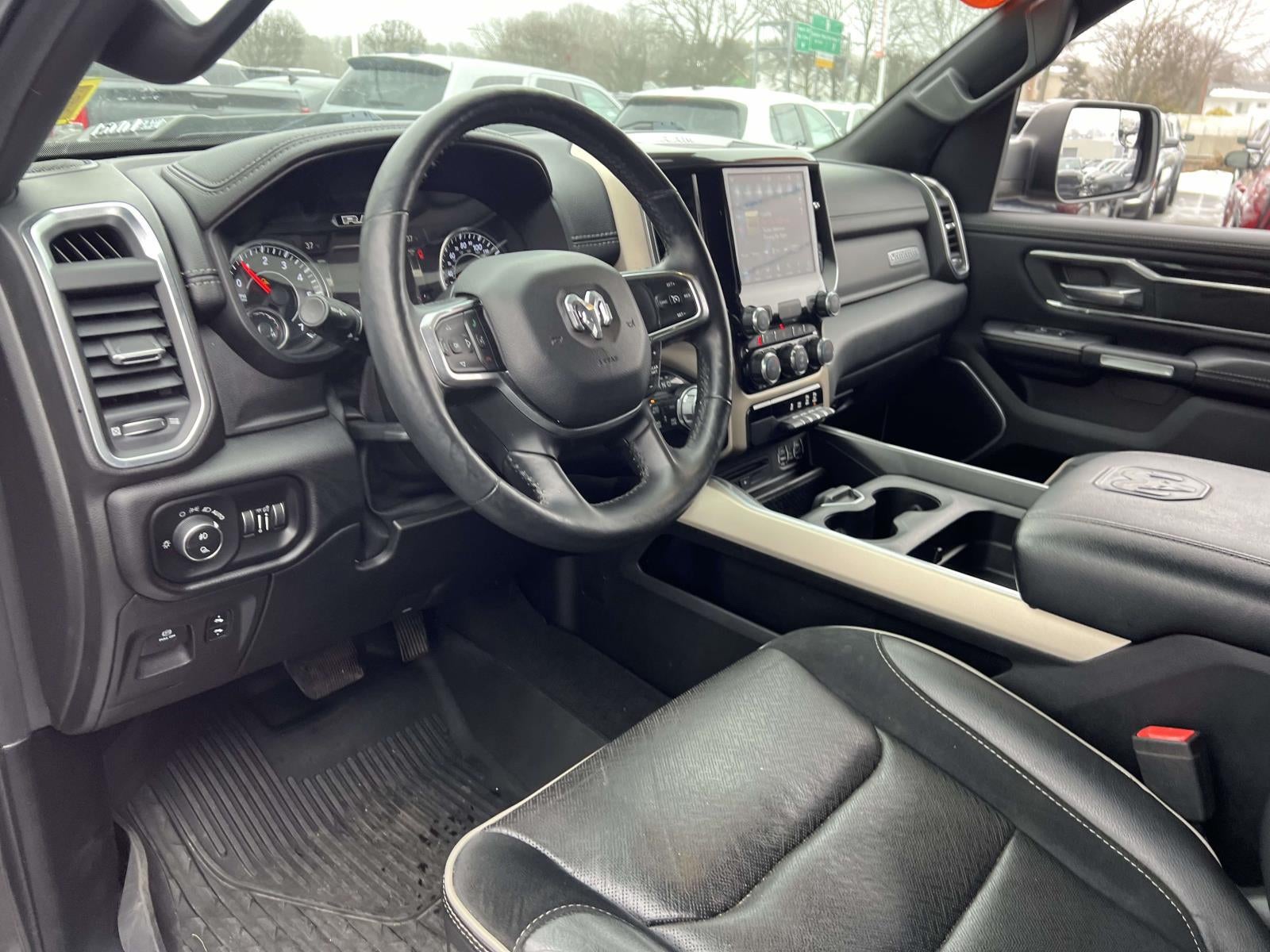 2019 RAM 1500 Laramie Crew Cab 4x4 57' Box