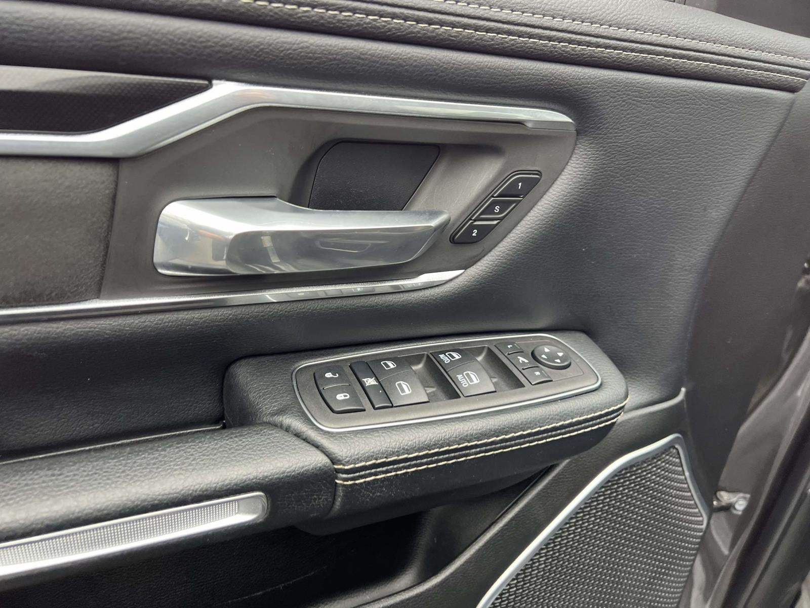 2019 RAM 1500 Laramie Crew Cab 4x4 57' Box