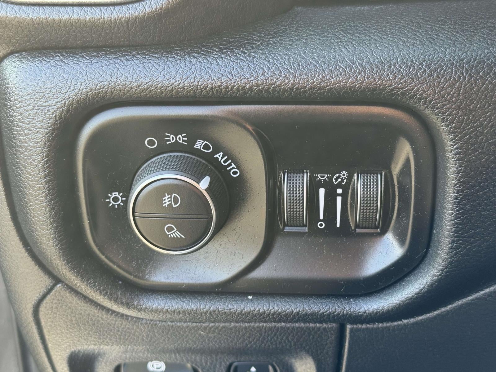 2022 RAM 1500 Laramie Crew Cab 4x4 57' Box