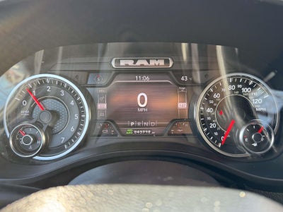 2022 RAM 1500 Laramie Crew Cab 4x4 57' Box