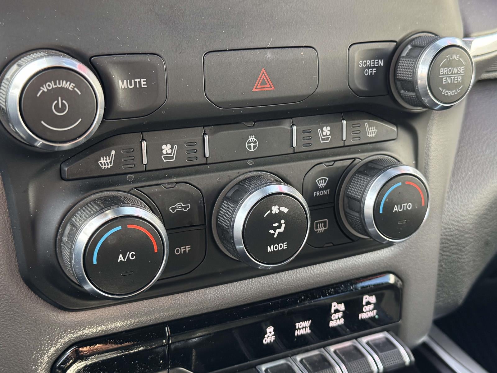 2022 RAM 1500 Laramie Crew Cab 4x4 57' Box