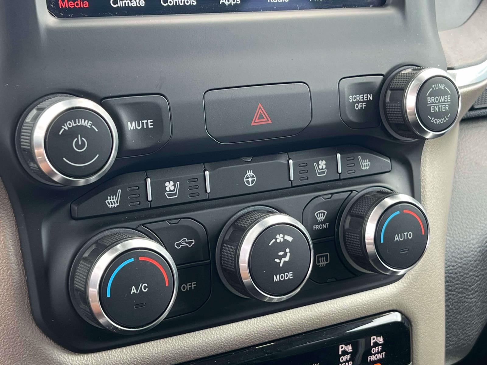 2021 RAM 1500 Laramie Crew Cab 4x4 57' Box