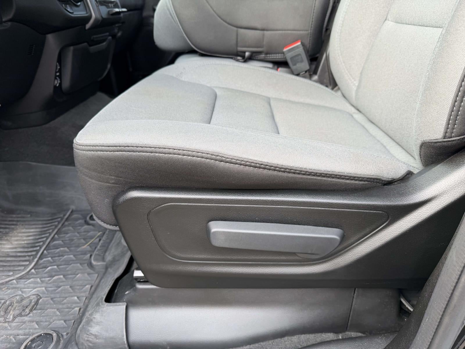 2023 RAM 1500 Big Horn Crew Cab 4x4 64' Box