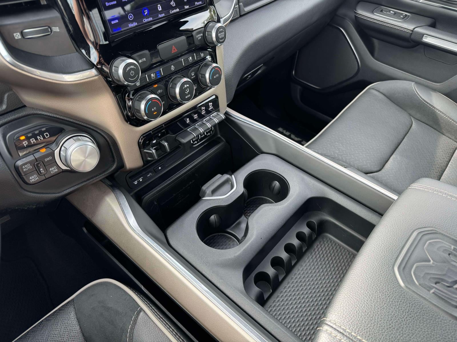 2019 RAM 1500 Laramie Crew Cab 4x4 64' Box