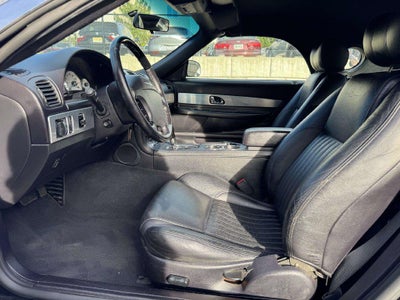 2004 Ford Thunderbird Base