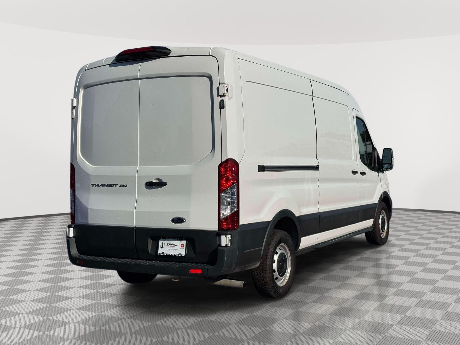 2022 Ford Transit-250 Base