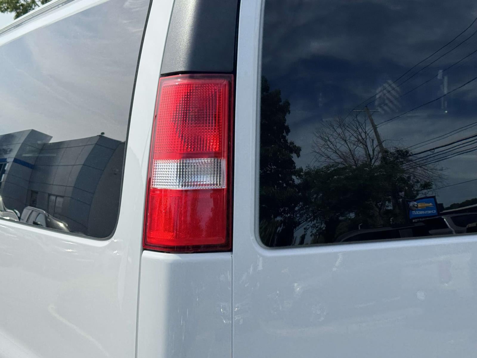 2025 Chevrolet Express Passenger RWD 3500 Extended Wheelbase LT