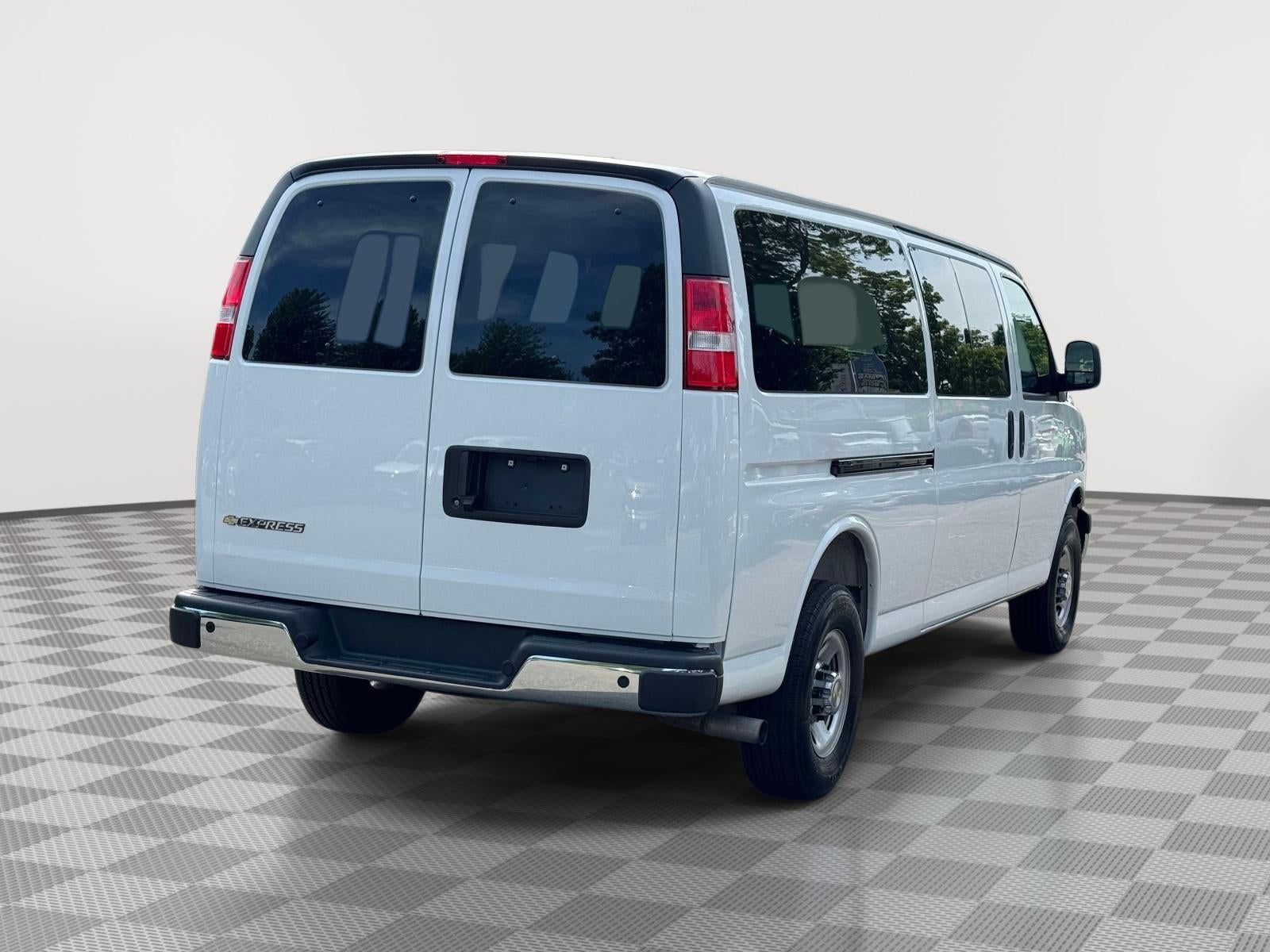 2025 Chevrolet Express Passenger RWD 3500 Extended Wheelbase LT