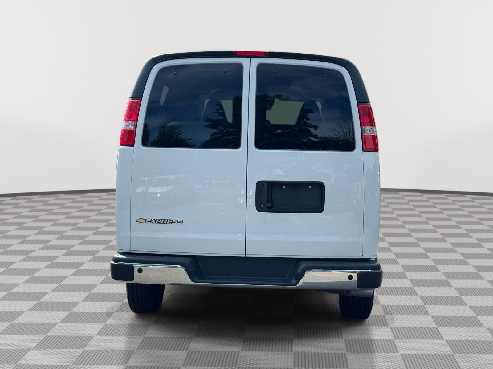2025 Chevrolet Express Passenger RWD 3500 Extended Wheelbase LT