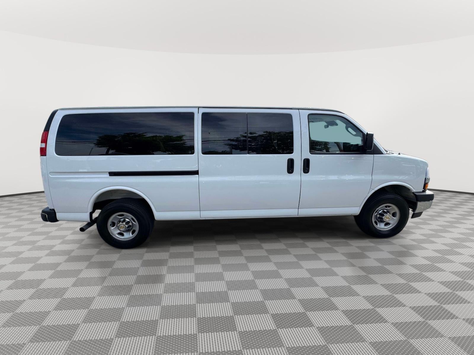 2025 Chevrolet Express Passenger RWD 3500 Extended Wheelbase LT