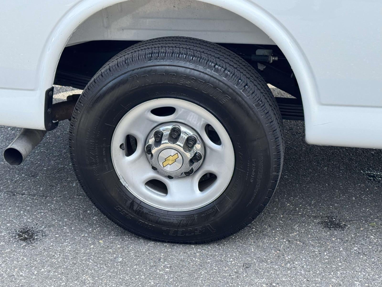 2025 Chevrolet Express Passenger RWD 3500 Extended Wheelbase LT