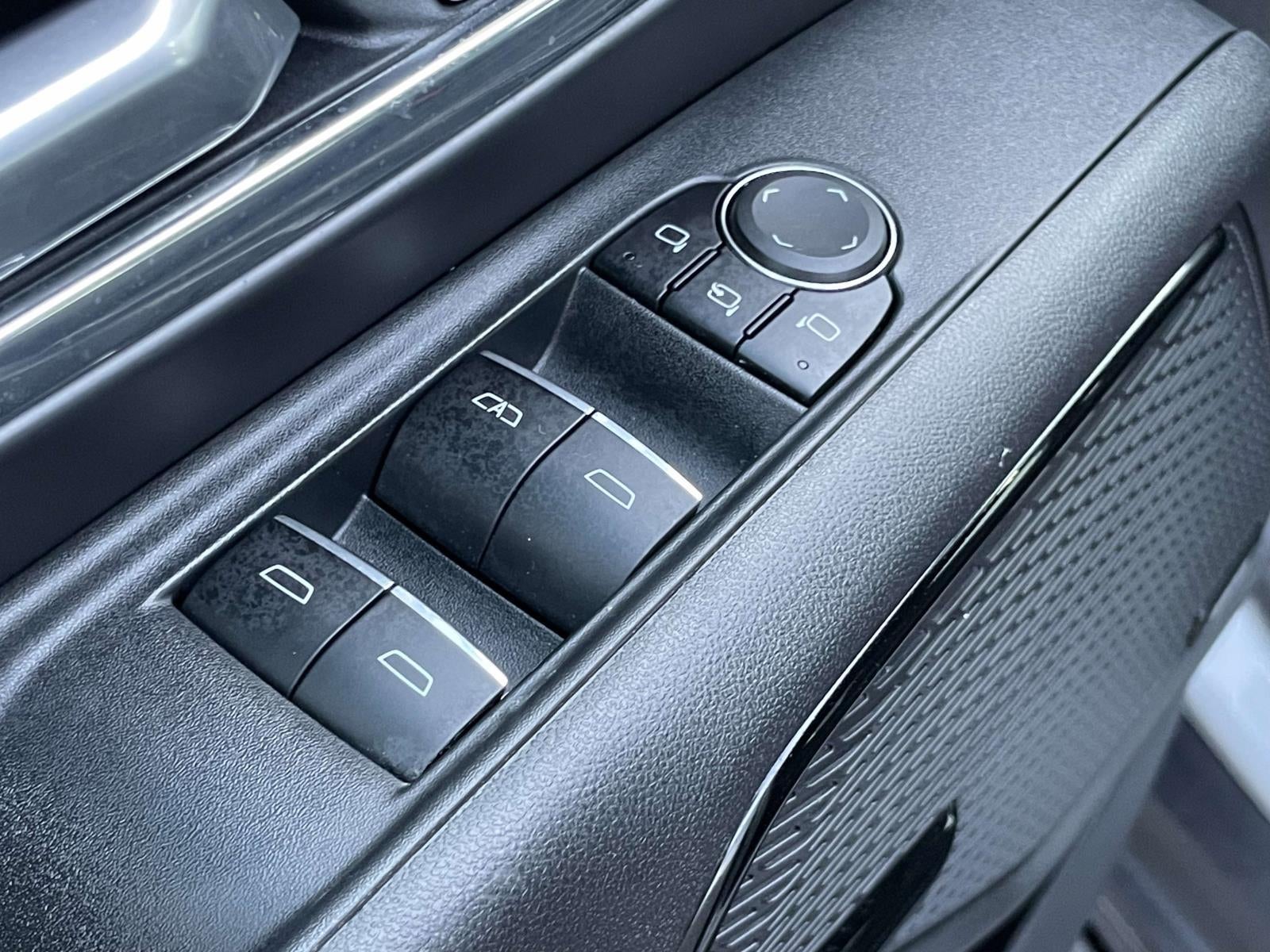 2025 Chevrolet Silverado EV LT