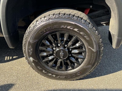 2022 Chevrolet Silverado 3500HD 4WD Crew Cab Standard Bed LT