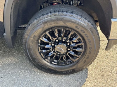 2022 Chevrolet Silverado 3500HD 4WD Crew Cab Standard Bed LT