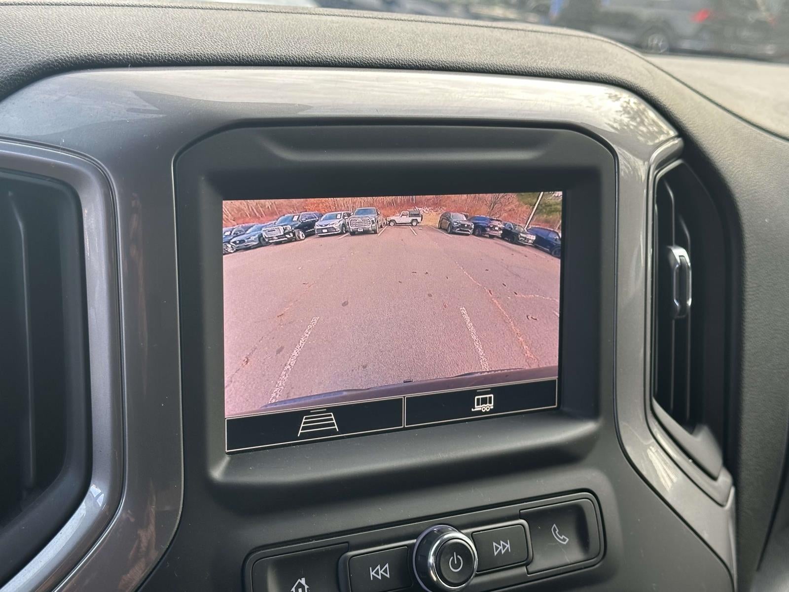 2022 Chevrolet Silverado 1500 4WD Crew Cab Standard Bed Custom