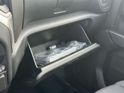 2022 Chevrolet Silverado 1500 4WD Crew Cab Standard Bed Custom