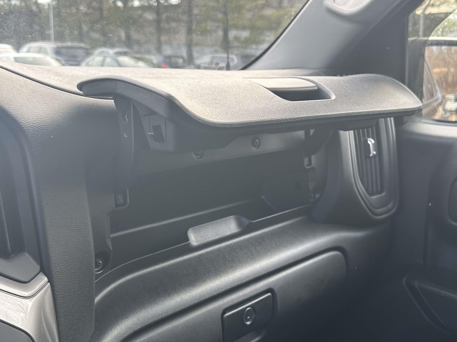 2022 Chevrolet Silverado 1500 4WD Crew Cab Standard Bed Custom