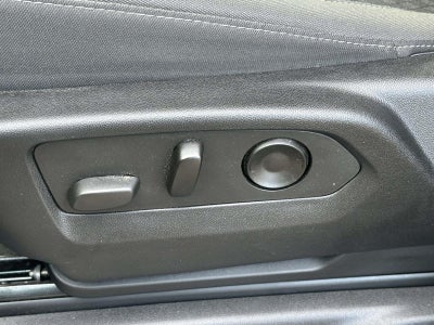 2022 Chevrolet Silverado 1500 4WD Crew Cab Standard Bed Custom