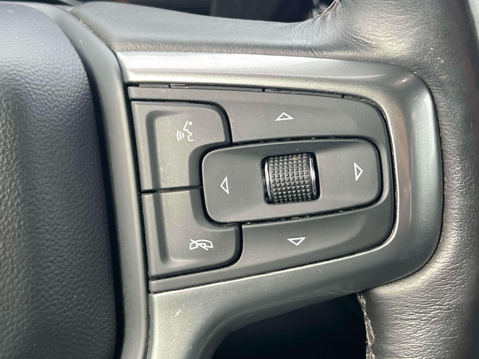 2022 Chevrolet Silverado 1500 4WD Crew Cab Standard Bed LT