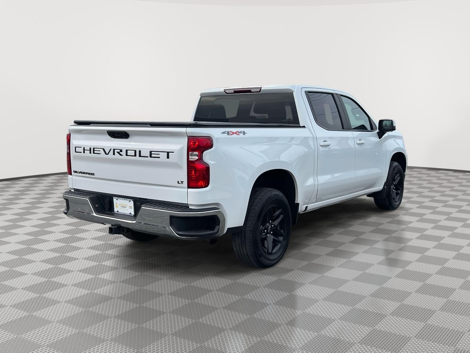 2022 Chevrolet Silverado 1500 4WD Crew Cab Standard Bed LT