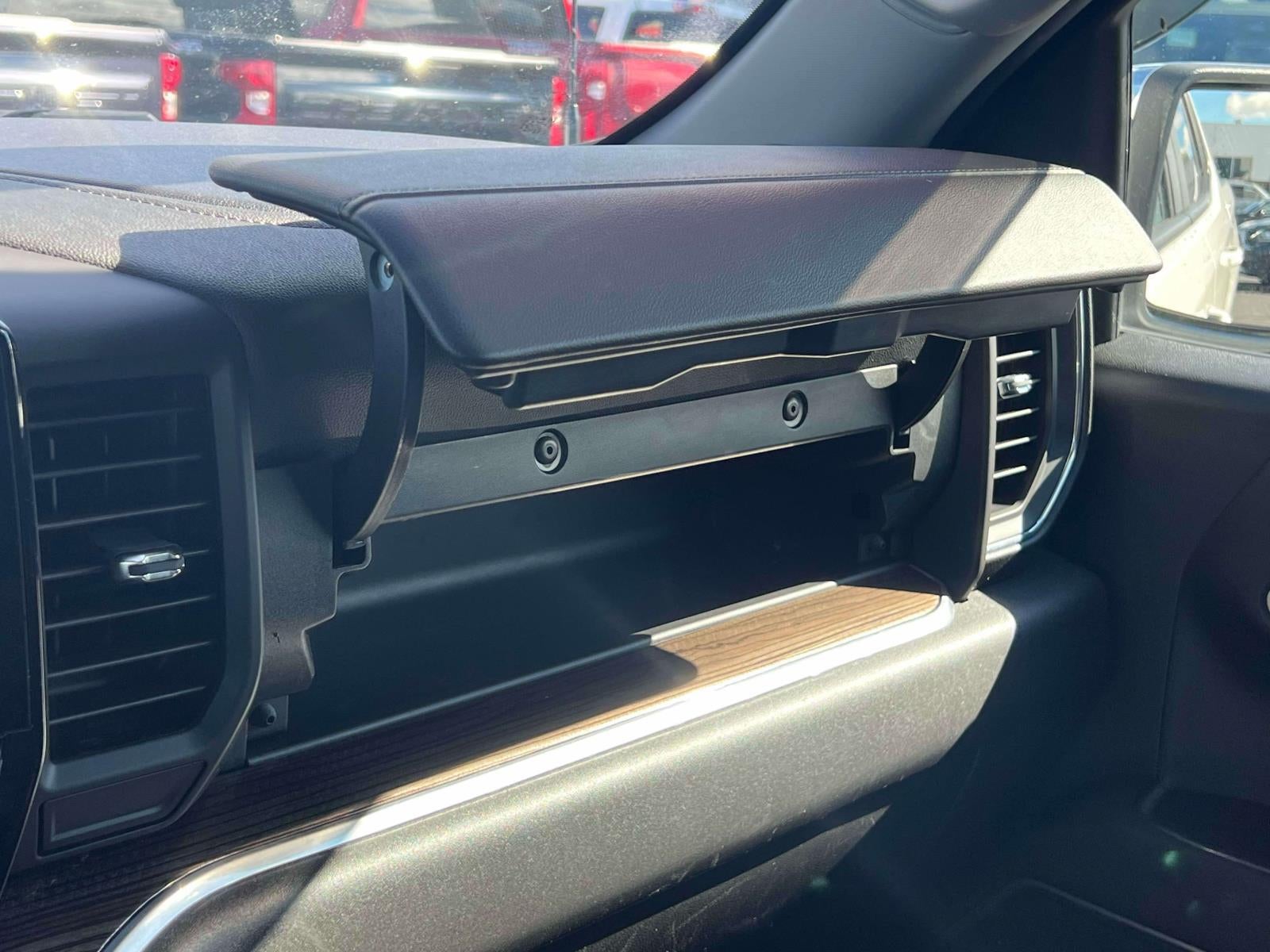 2024 Chevrolet Silverado 1500 4WD Crew Cab Short Bed LT with 2FL