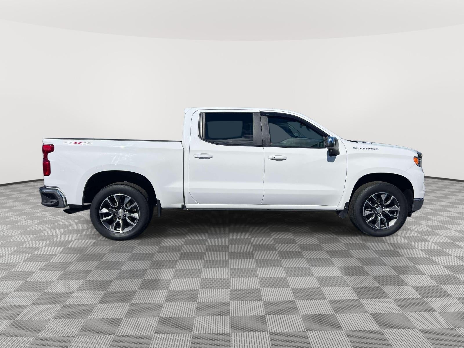 2024 Chevrolet Silverado 1500 4WD Crew Cab Short Bed LT with 2FL