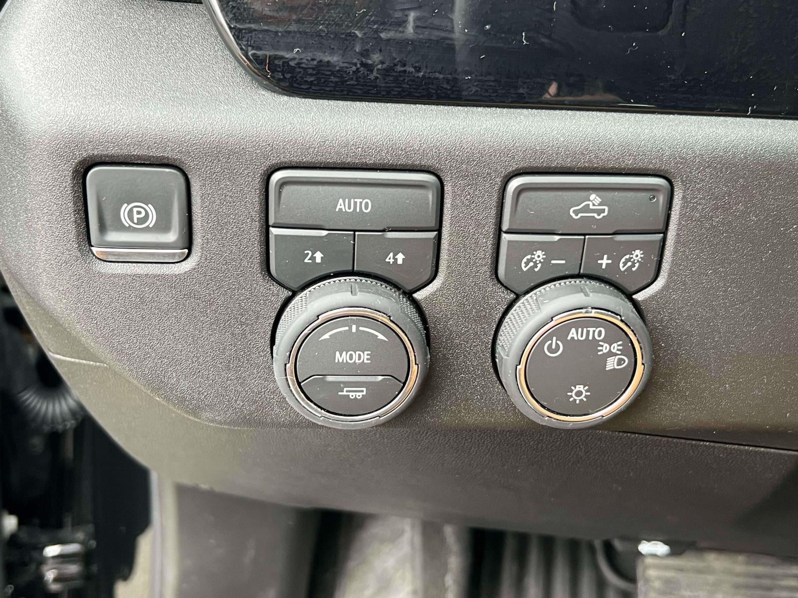 2026 Chevrolet Silverado 1500 4WD Crew Cab Short Bed LT with 2FL