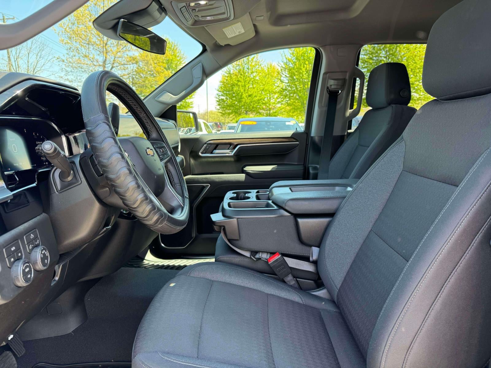 2026 Chevrolet Silverado 1500 4WD Crew Cab Short Bed LT with 2FL