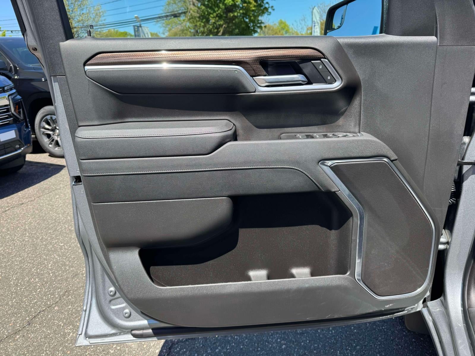 2026 Chevrolet Silverado 1500 4WD Crew Cab Short Bed LT with 2FL