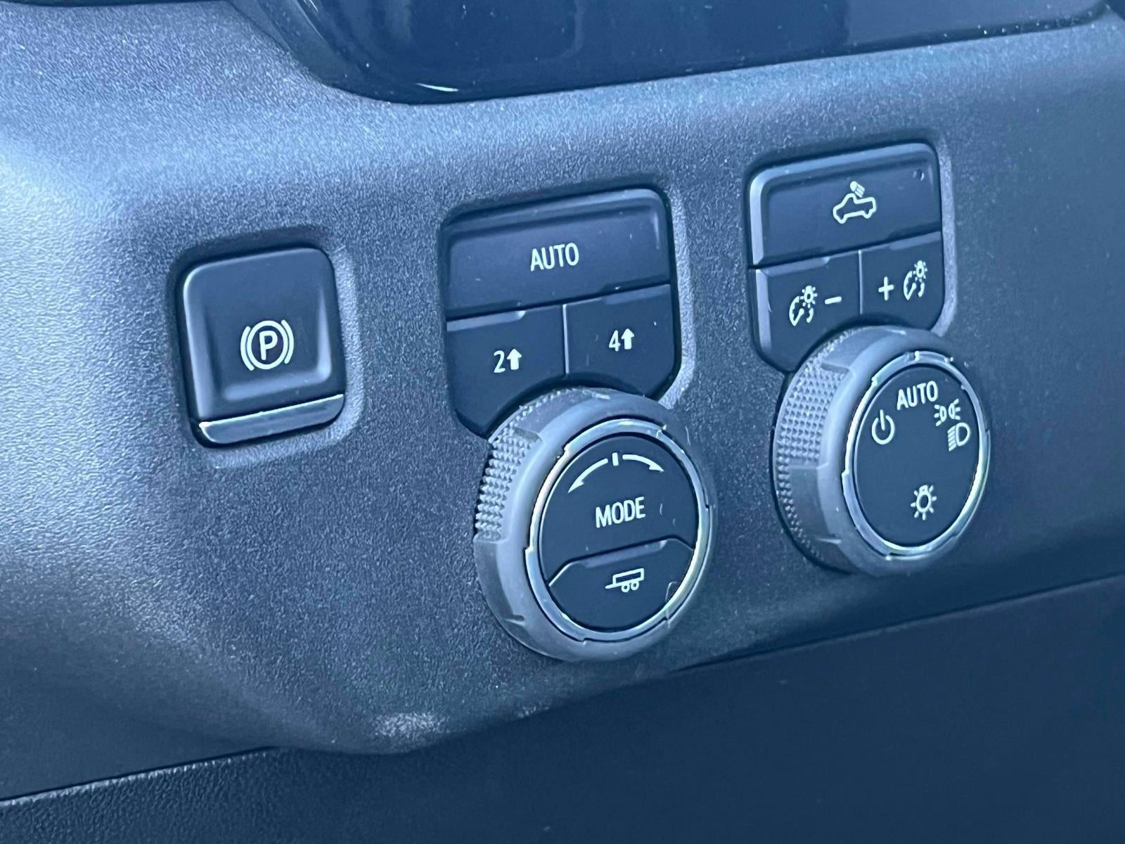 2025 Chevrolet Silverado 1500 4WD Crew Cab Short Bed LT with 2FL