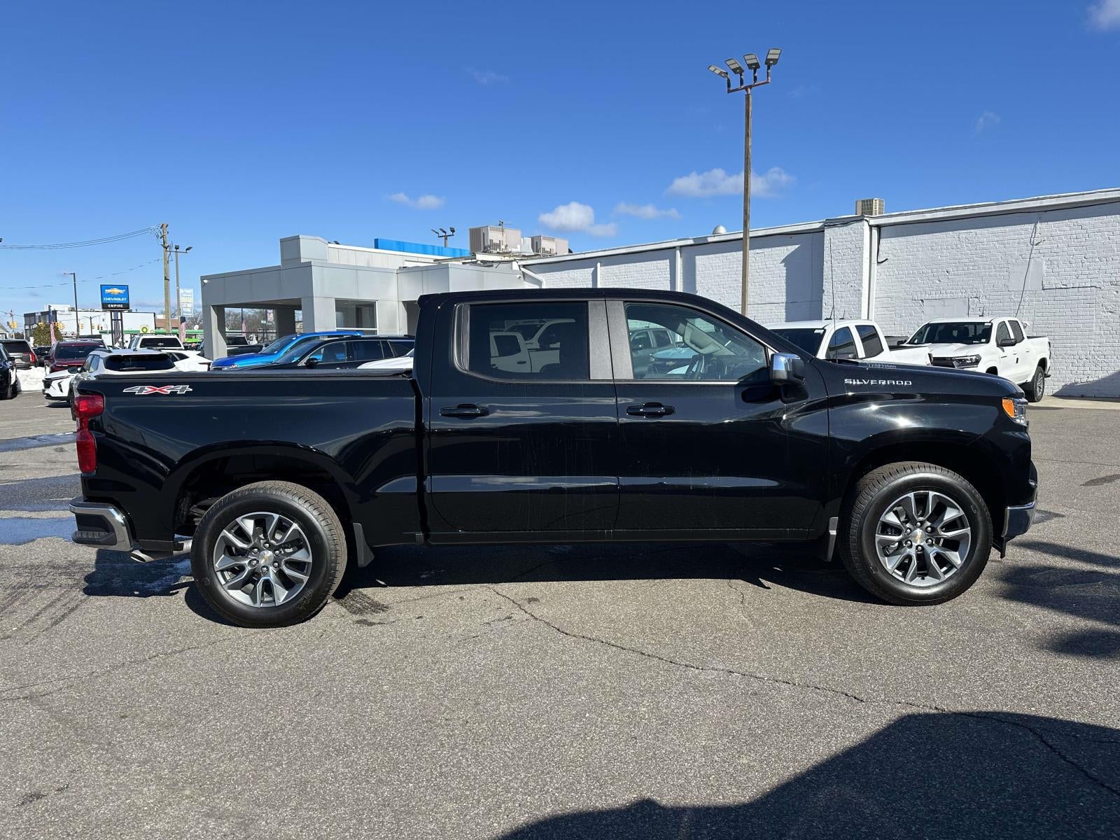 2026 Chevrolet Silverado 1500 4WD Crew Cab Short Bed LT with 2FL