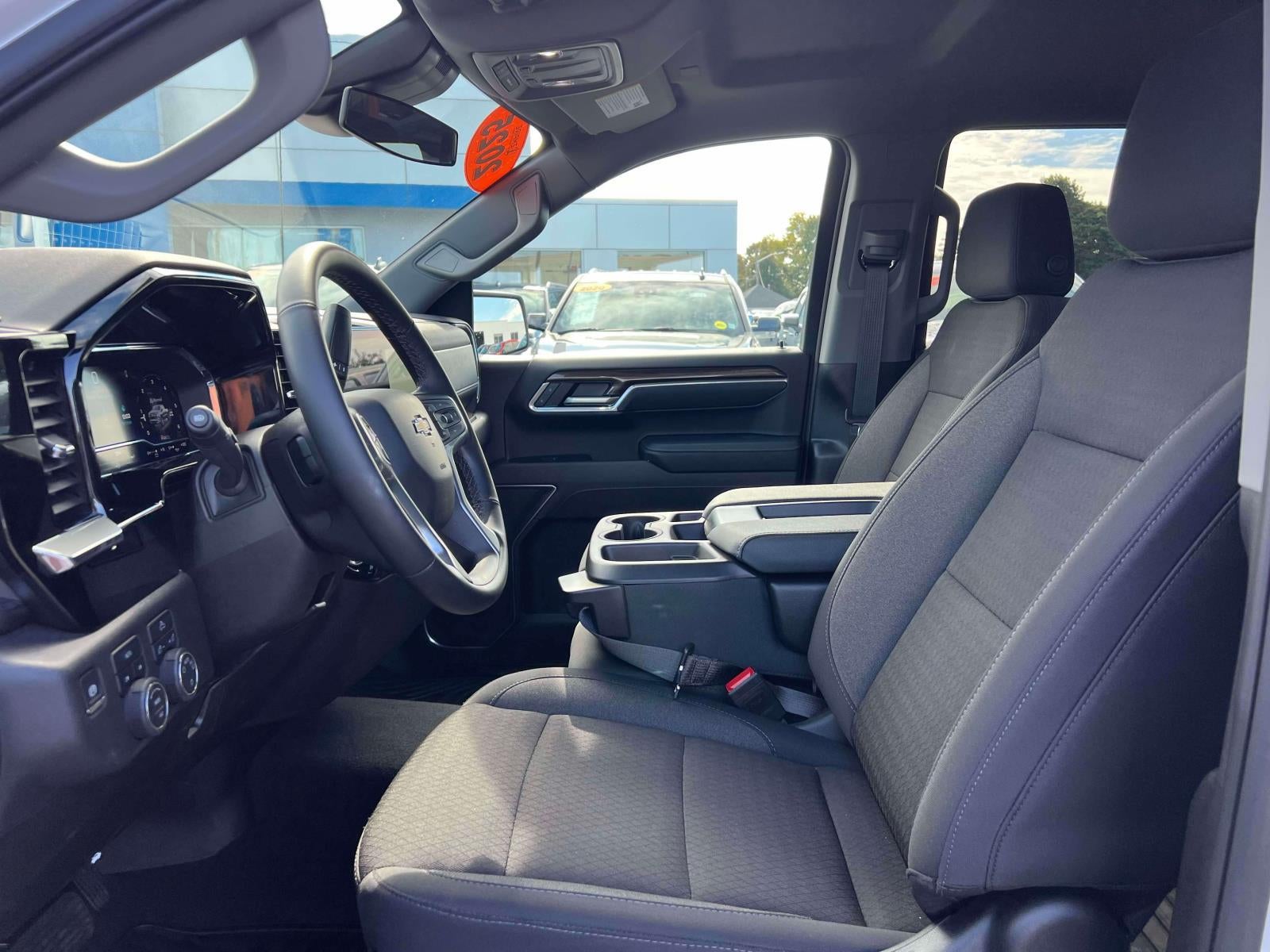 2025 Chevrolet Silverado 1500 4WD Crew Cab Short Bed LT with 2FL