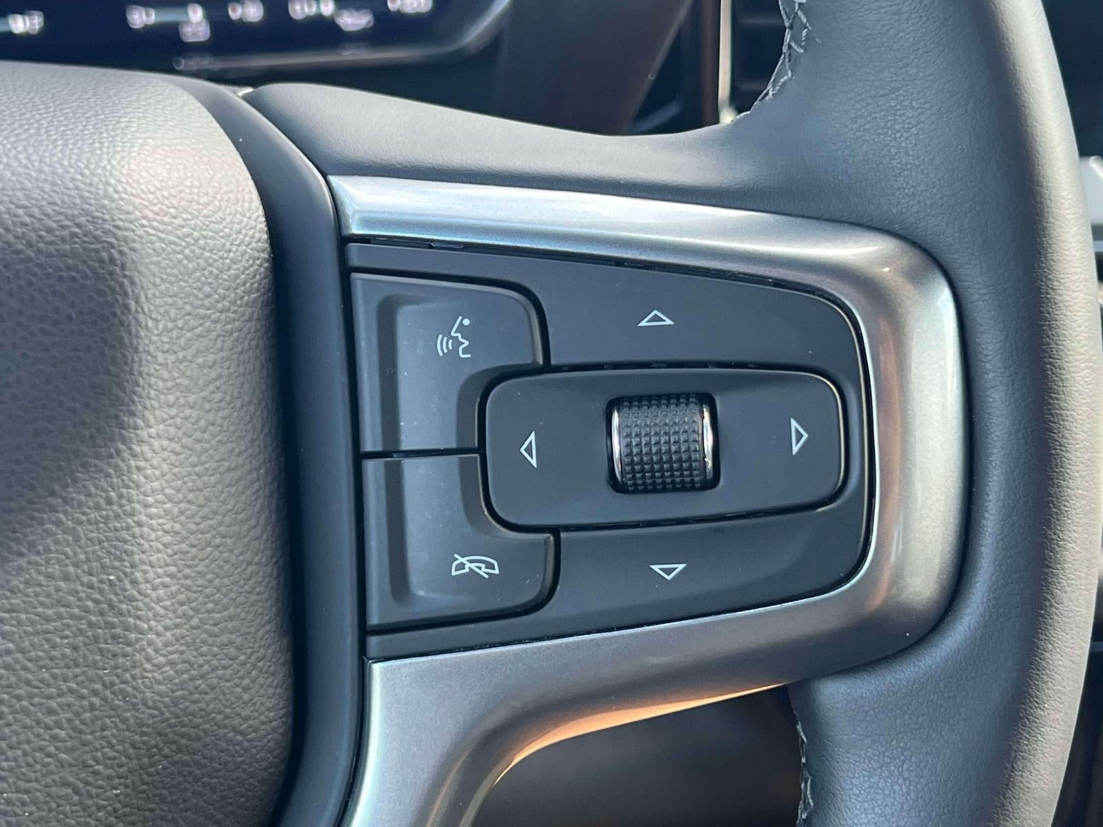 2025 Chevrolet Silverado 1500 4WD Crew Cab Short Bed LT with 2FL