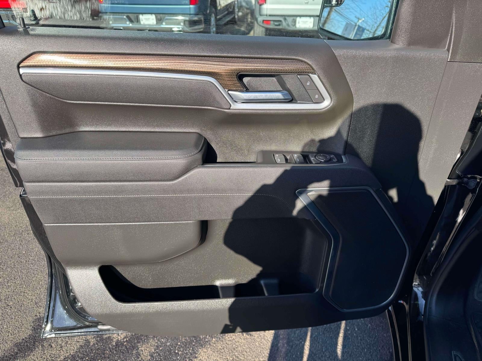 2026 Chevrolet Silverado 1500 4WD Crew Cab Short Bed LT with 2FL