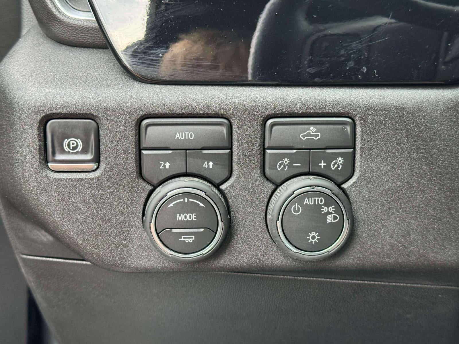 2026 Chevrolet Silverado 1500 4WD Crew Cab Short Bed LT with 2FL