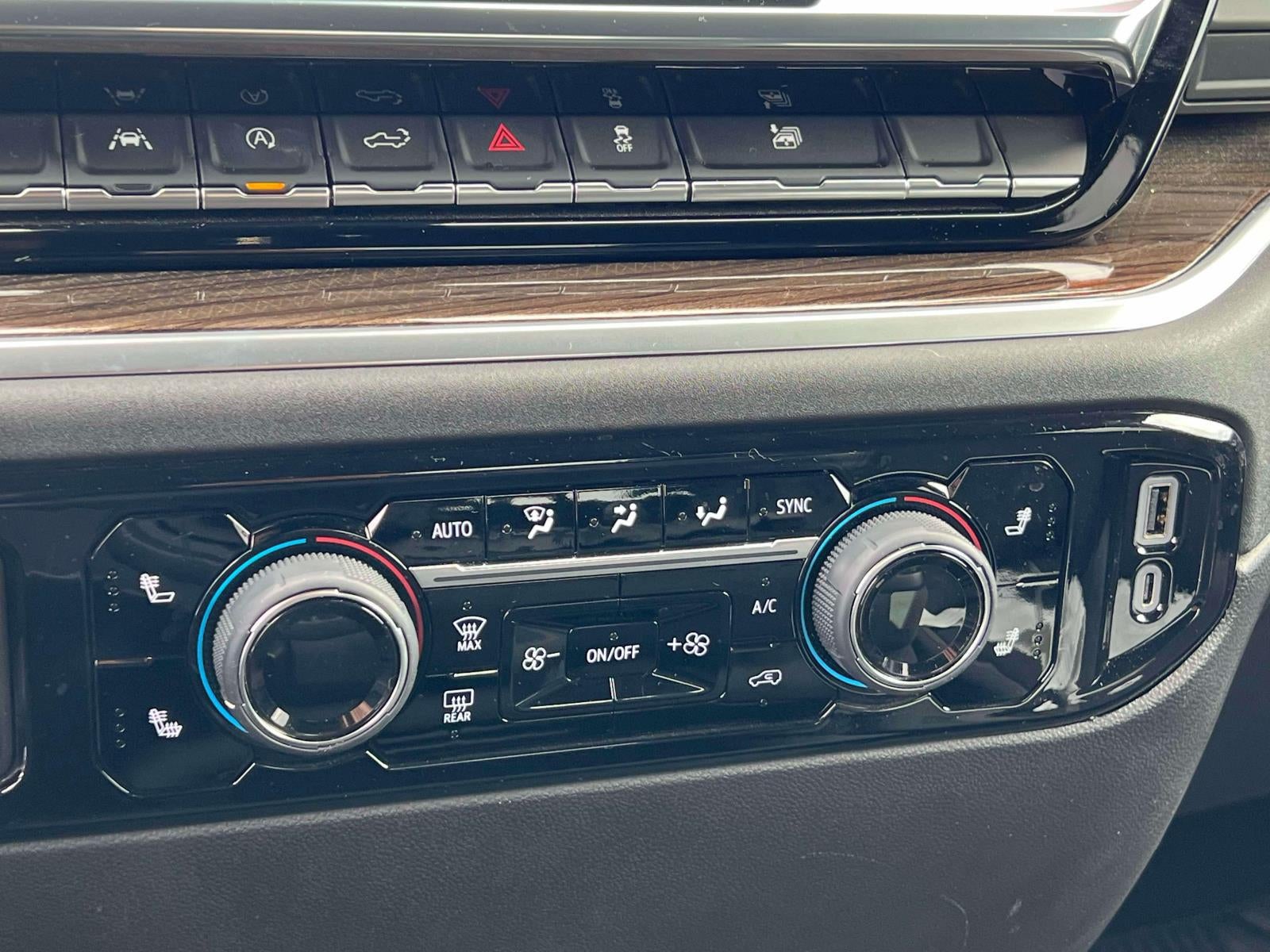 2025 Chevrolet Silverado 1500 4WD Crew Cab Short Bed LT with 2FL