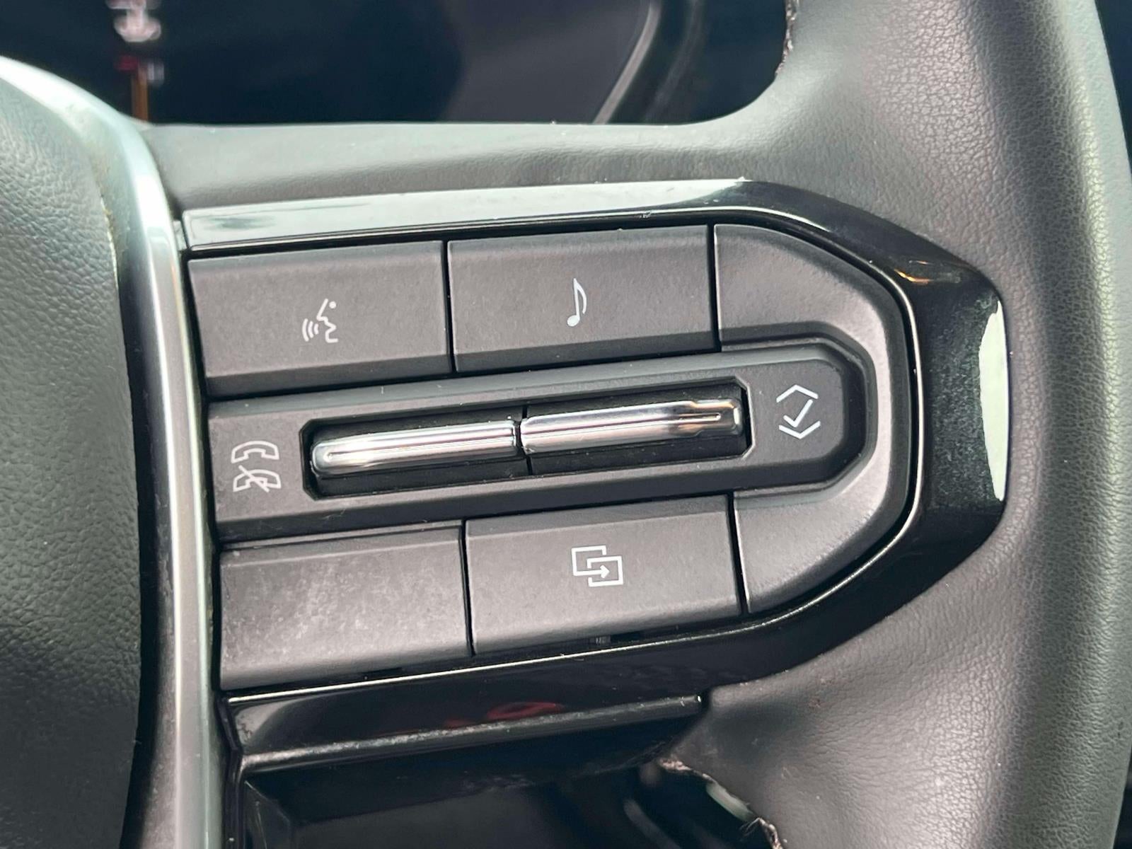 2023 Chevrolet Colorado 4WD Crew Cab Short Box LT