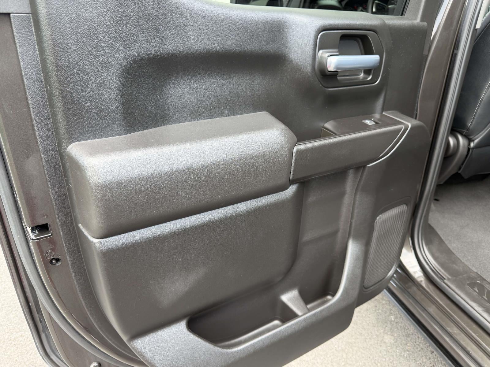 2021 Chevrolet Silverado 1500 4WD Crew Cab Short Bed Custom