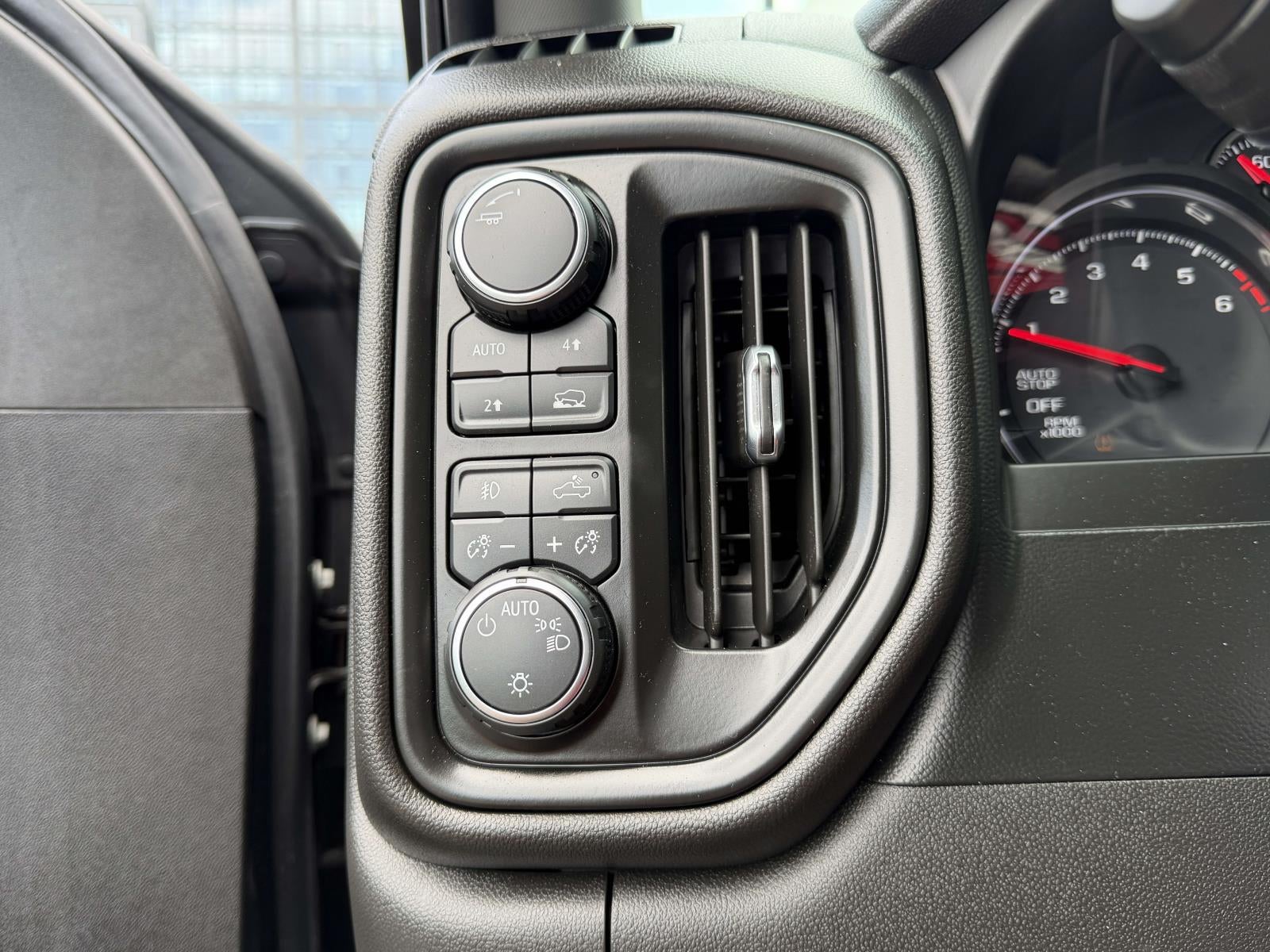 2021 Chevrolet Silverado 1500 4WD Crew Cab Short Bed Custom