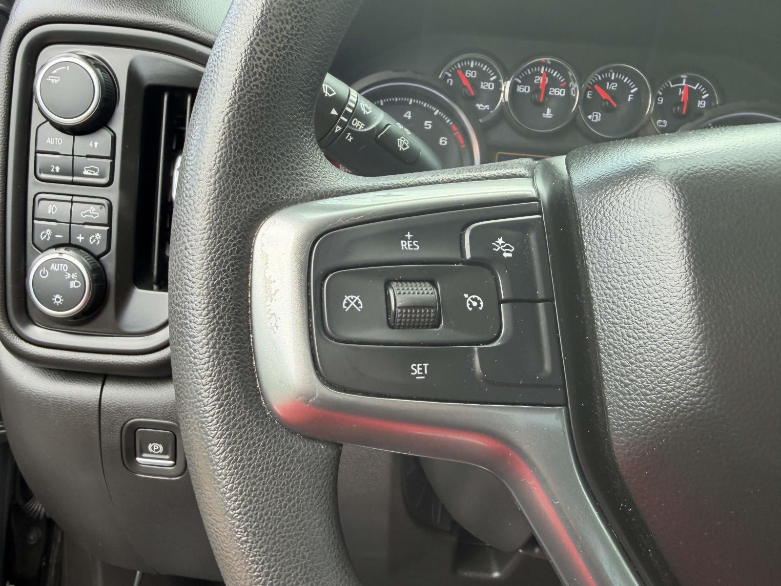 2021 Chevrolet Silverado 1500 4WD Crew Cab Short Bed Custom