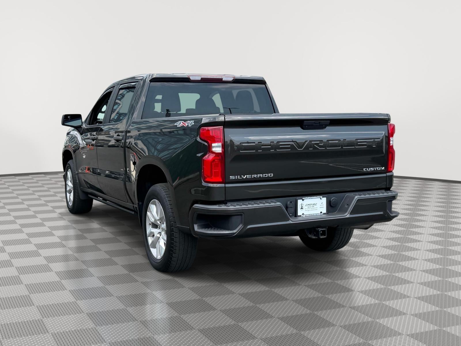 2021 Chevrolet Silverado 1500 4WD Crew Cab Short Bed Custom