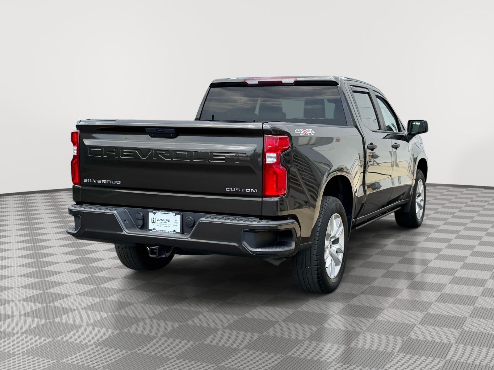 2021 Chevrolet Silverado 1500 4WD Crew Cab Short Bed Custom