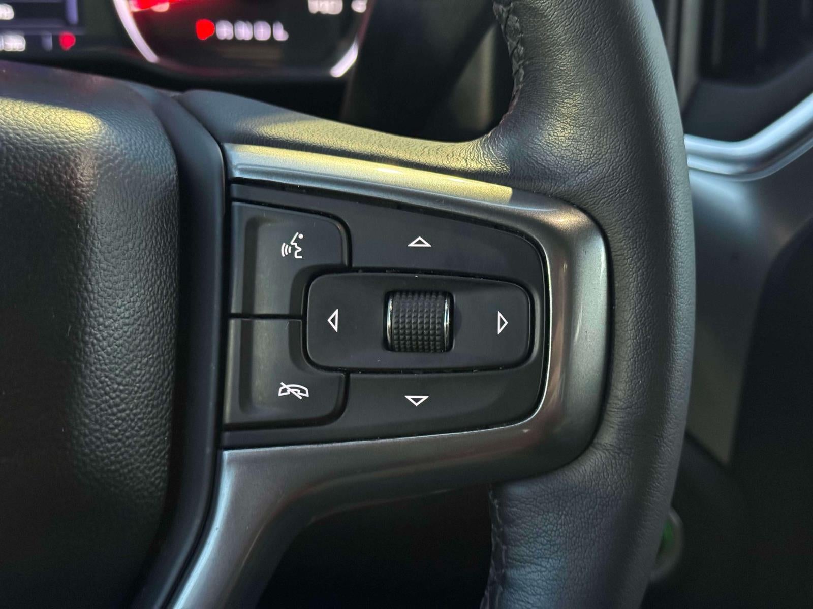 2022 Chevrolet Silverado 1500 LTD 4WD Crew Cab Short Bed LT with 2FL