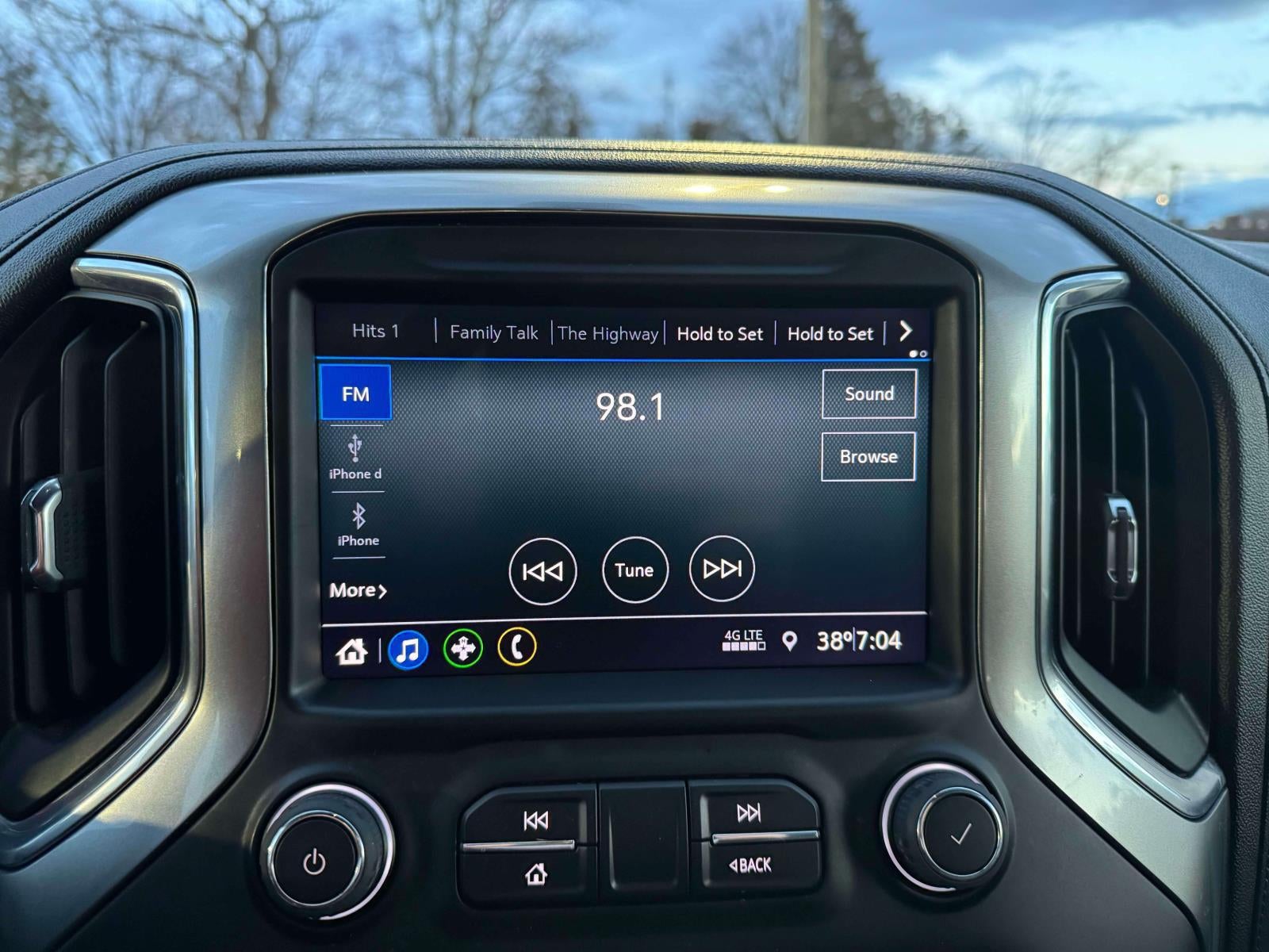 2022 Chevrolet Silverado 1500 LTD 4WD Crew Cab Short Bed LT with 2FL