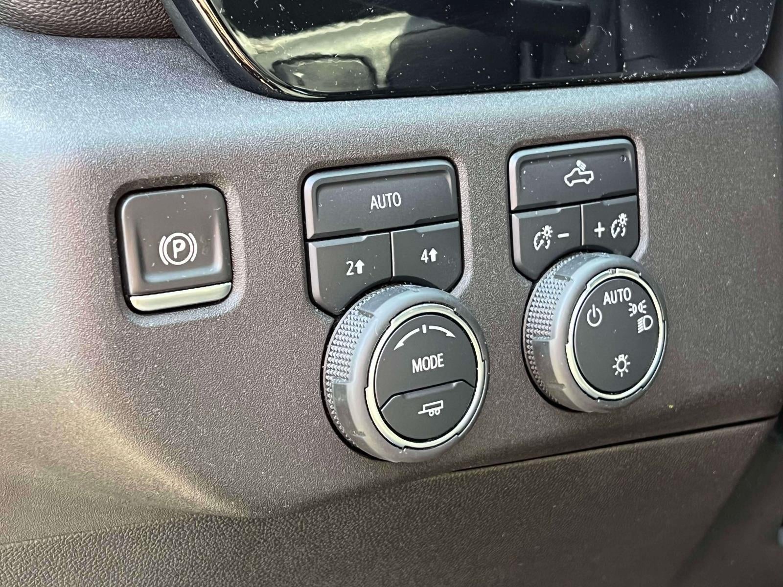 2022 Chevrolet Silverado 1500 4WD Double Cab Standard Bed LT with 2FT