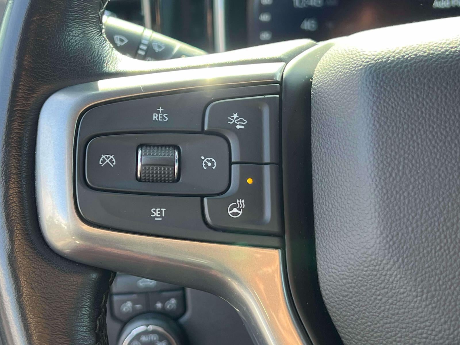 2022 Chevrolet Silverado 1500 4WD Double Cab Standard Bed LT with 2FT