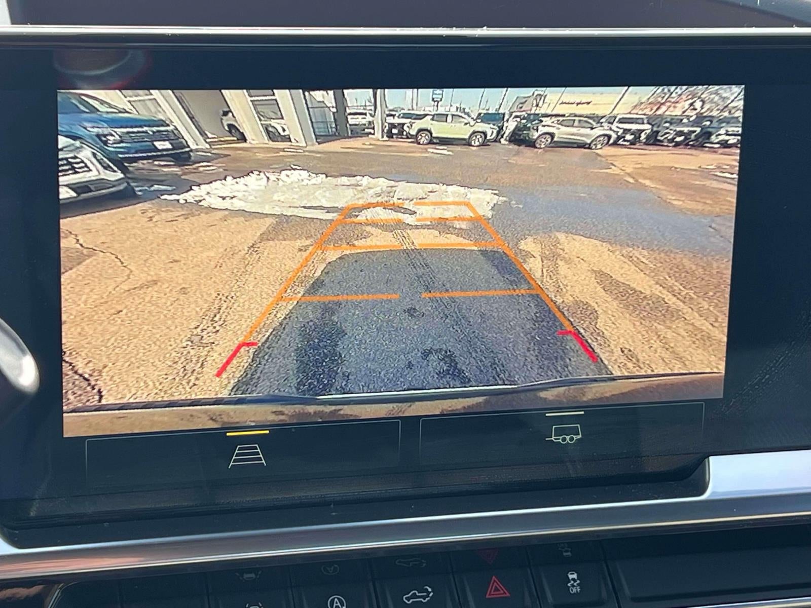 2022 Chevrolet Silverado 1500 4WD Double Cab Standard Bed LT with 2FT